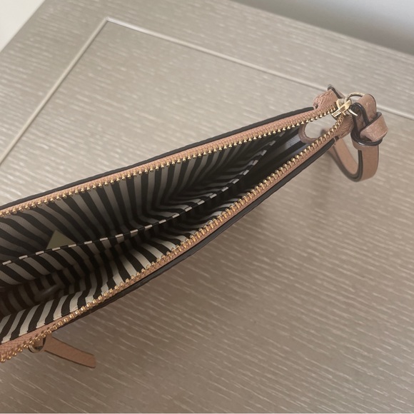 Kate Spade Wristlet - Picture 7 of 7